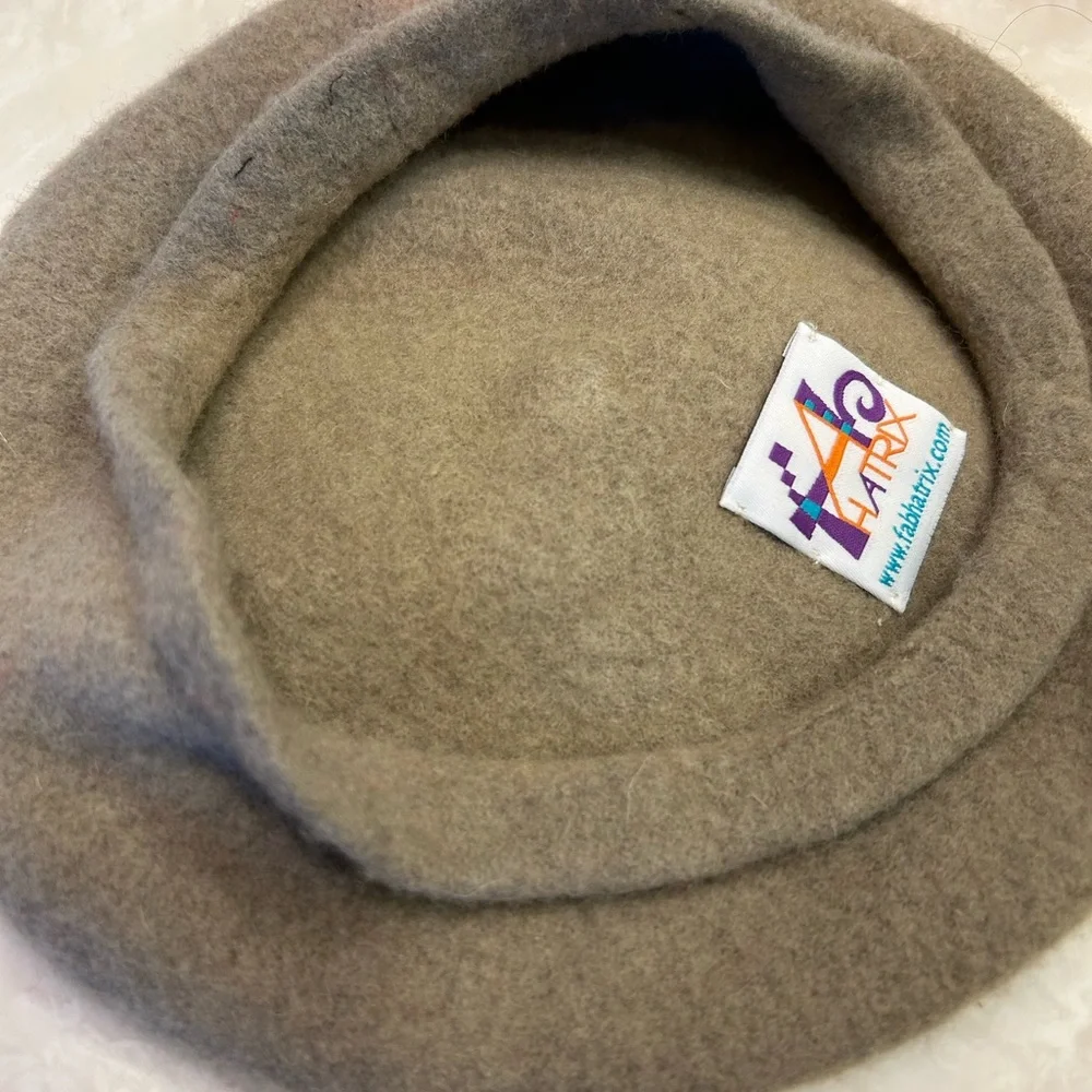 Beret by Hatrix, Taupe, Wool, Women’s Small - Picture 5 of 7